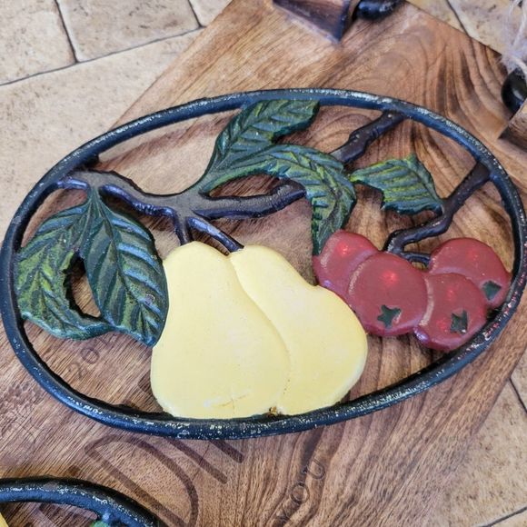 Cast Iron Potholders Vintage Vegetable Hot Plate Trivets - Picture 3 of 7